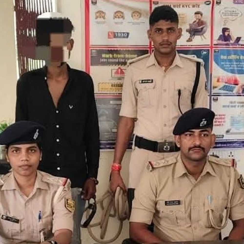 दरभंगा में देसी पिस्टल के साथ युवक अरेस्ट:सरकारी भवन के पास घूम रहा था, गुप्त सूचना पर पुलिस ने घेराबंदी कर पकड़ा