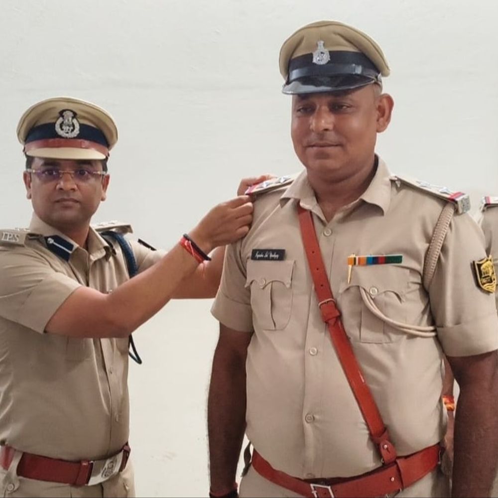 दरभंगा में 160 ASI बने SI:SSP ने 90 पदाधिकारियों के कंधे पर लगाया स्टार, बोले- बढ़ी जिम्मेदारी को ईमानदारी से निभाएं
