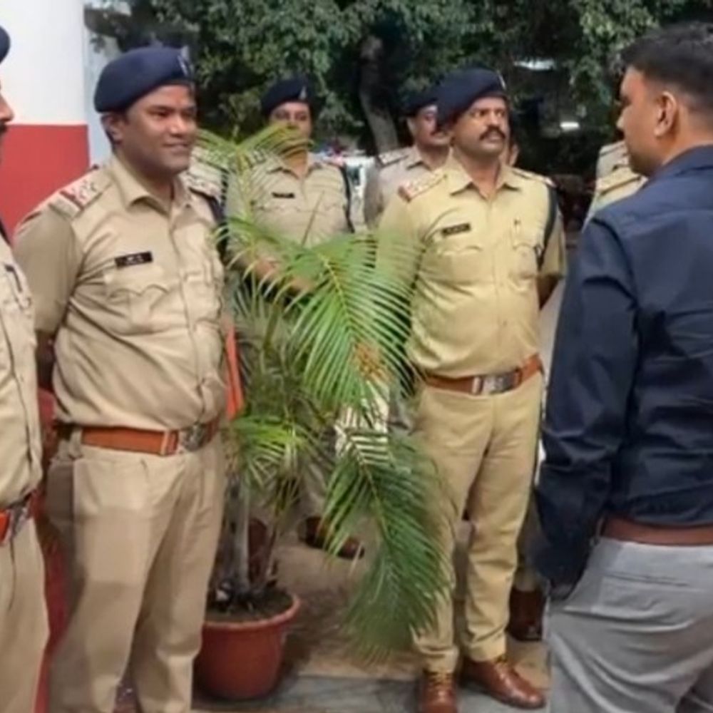 गुना में सैनिक सम्मेलन में पुलिसकर्मियों ने बताईं समस्याएं:सस्पेंड SI ने बहाली मांगी, DIG ने बीमा प्रक्रिया सुधारने का भरोसा दिया