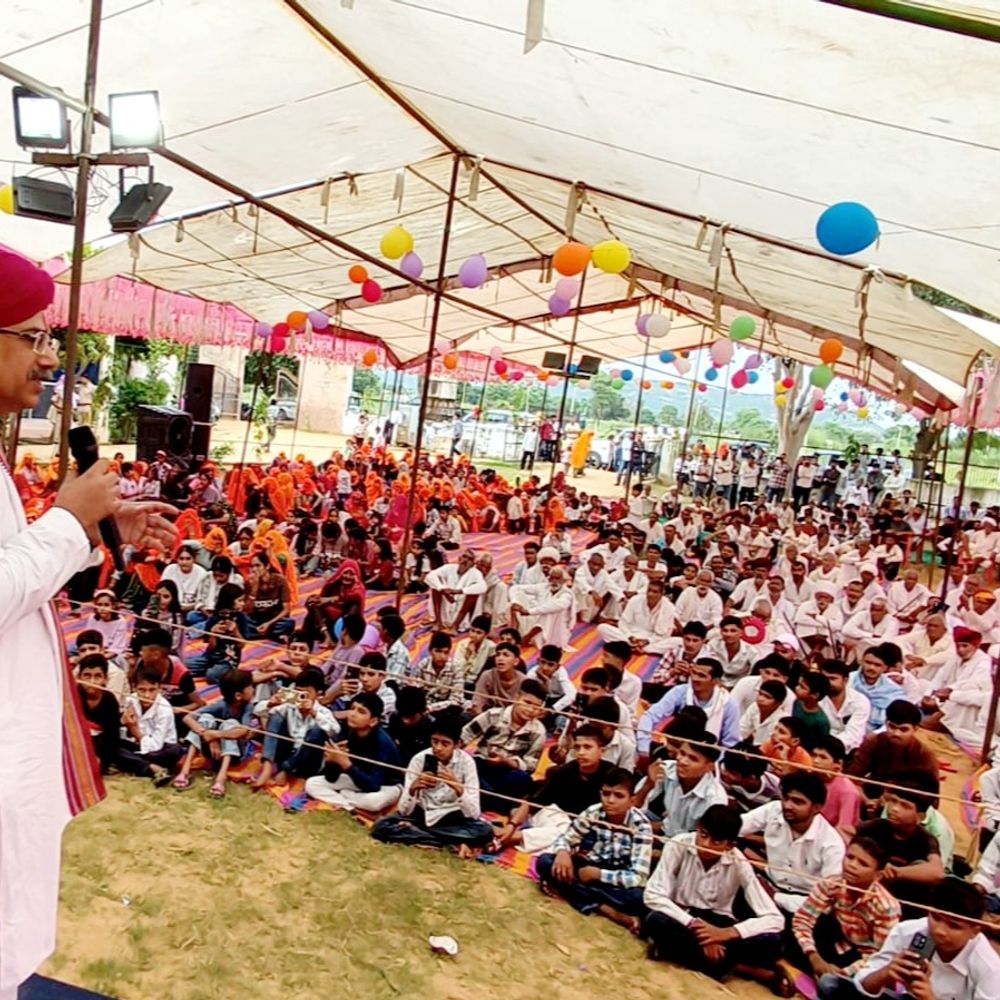 देवनारायण मंदिर में भादवी छठ पर आस्था का संगम:लीलागर घोड़े के जन्मोत्सव पर लगा मेला; विजय बैंसला बोले- शिक्षा को सर्वोच्च प्राथमिकता दे समाज