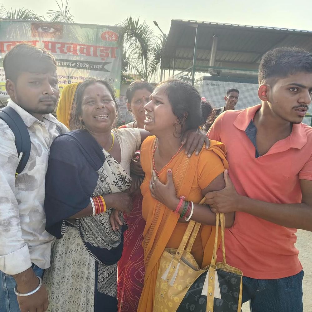आरा में करंट लगने से महिला की मौत:बकरी चराने गई थी, खुले तार की चपेट में आने से झुलसी; अस्पताल लाने के दौरान हुई मौत
