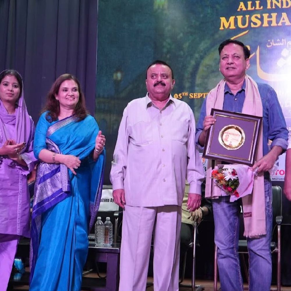 ‘हम अहल-ए-लखनऊ हैं, अलग पहचान रखते हैं’:ऑल इंडिया मुशायरे में शायरों की महफिल, आयोजक बोले- उर्दू मोहब्बत की जुबां