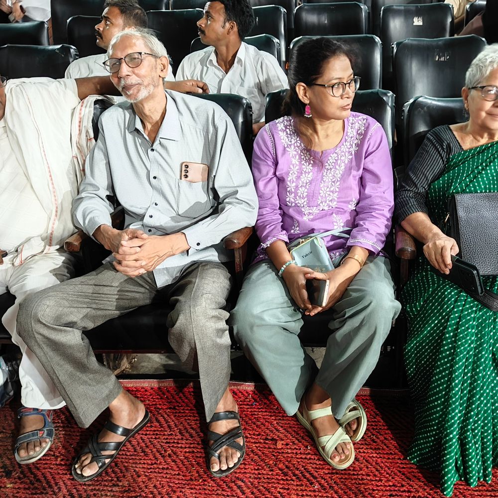 लखनऊ में Gen Z राइजिंग में पहुंचेंगी नेहा:कार्यक्रम में इंक वाले पेन पर लगा प्रतिबंध, छात्रों – बेरोजगारों के मुद्दे पर होगी चर्च