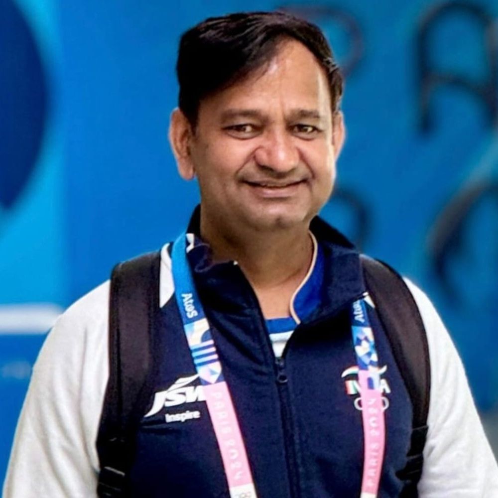 दूसरी बार एशियन गेम्स के हेड कोच बने मनोज ओहल्यान:झज्जर के मोर्खेड़ी गांव के भीम अवॉर्डी को 50 मीटर राइफल टीम की कमान, 2023 एशियन गेम्स में भारत को दिला चुके हैं 5 पदक