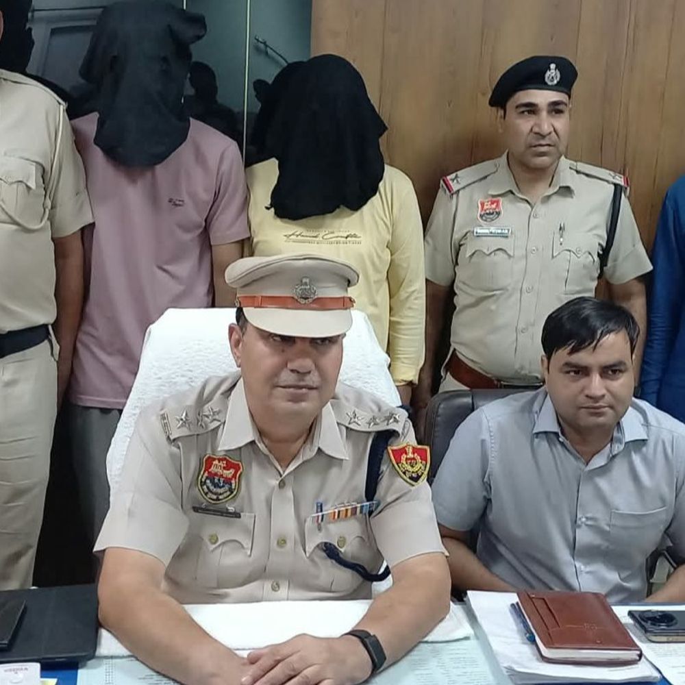 दिल्ली, हरियाणा, यूपी में चेन स्नेचिंग के 2 आरोपी गिरफ्तार:बहादुरगढ़ में मंदिर जा रही महिला से झपटी थी सोने की चेन, CCTV में कैद हुई थी घटना