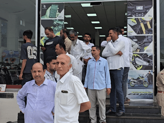 कांग्रेस चेयरमैन प्रत्याशी बोले- पार्षदों को ले जाने की कोशिश:टक्कर मारने और हमला करने का प्रयास किया; भाजपा नेता बोले- हम क्यों पीछा करेंगे