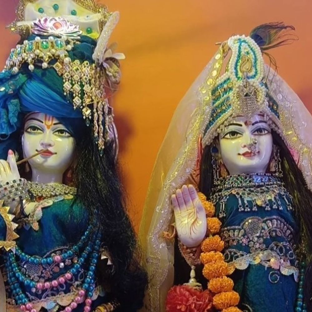 नहटौर में धूमधाम से मनी राधा अष्टमी:सजीं राधा-कृष्ण की मनमोहक झांकियां, ‘राधे-राधे’ के जयकारों से गूंजे मंदिर