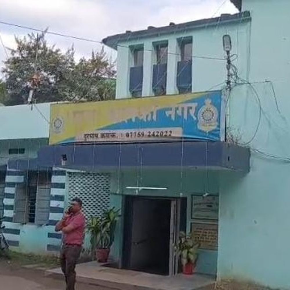शादी का झांसा देकर 2 बार गर्भपात कराया:शादीशुदा महिला से इश्क, दूसरी से सगाई, शादी का दबाव बनाने पर मारपीट, आरोपी गिरफ्तार