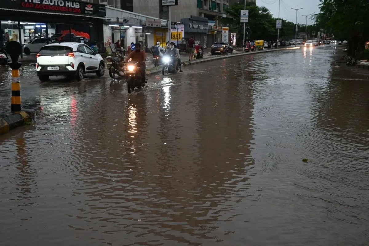 गुजरात की 200 तहसीलों में बारिश, तीन दिन भारी बारिश का अलर्ट