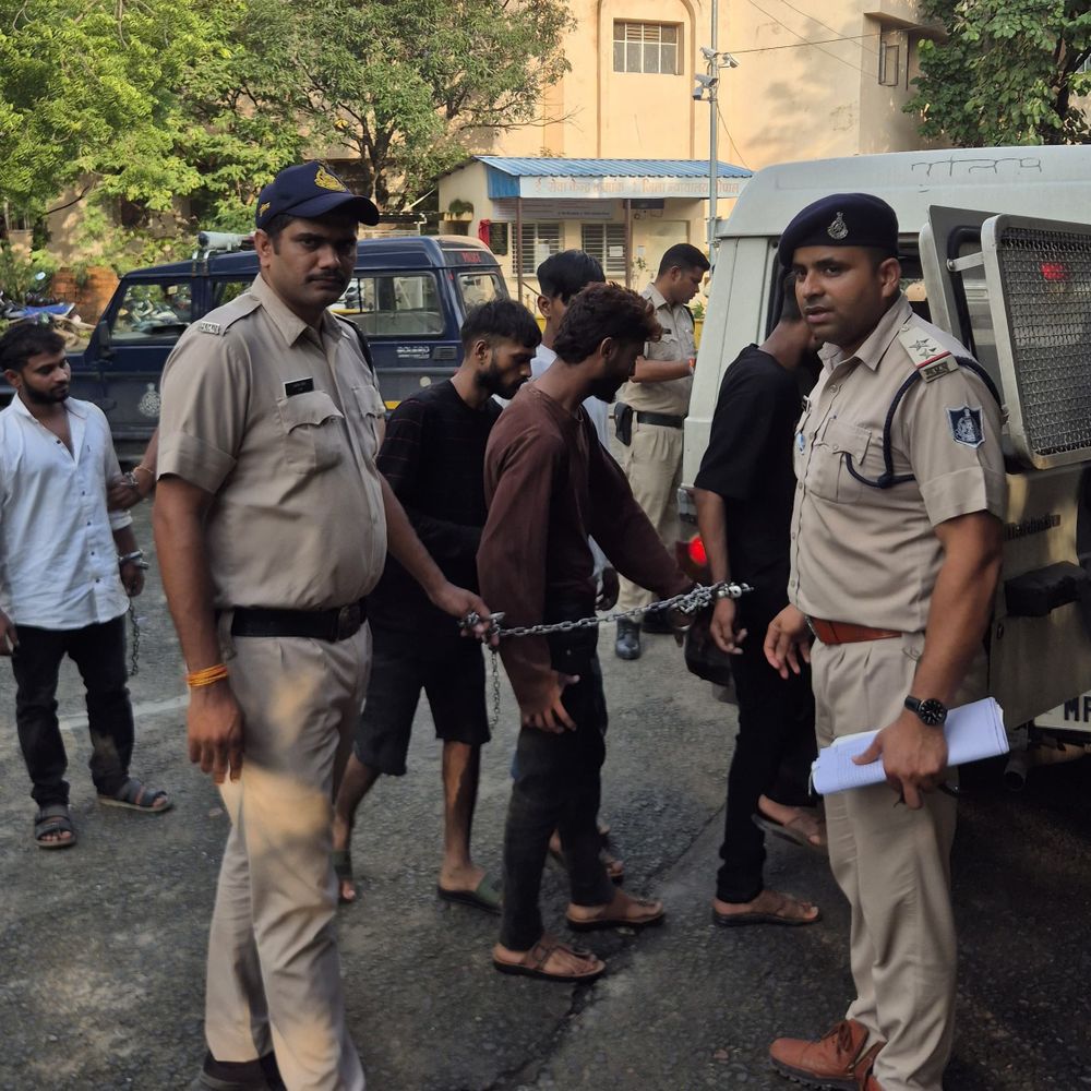 रायसेन में पेट्रोल पंप पर लूट का खुलासा:भोपाल से 4 गिरफ्तार, आरोपियों पर पहले से लूट-मारपीट के कई मामले दर्ज