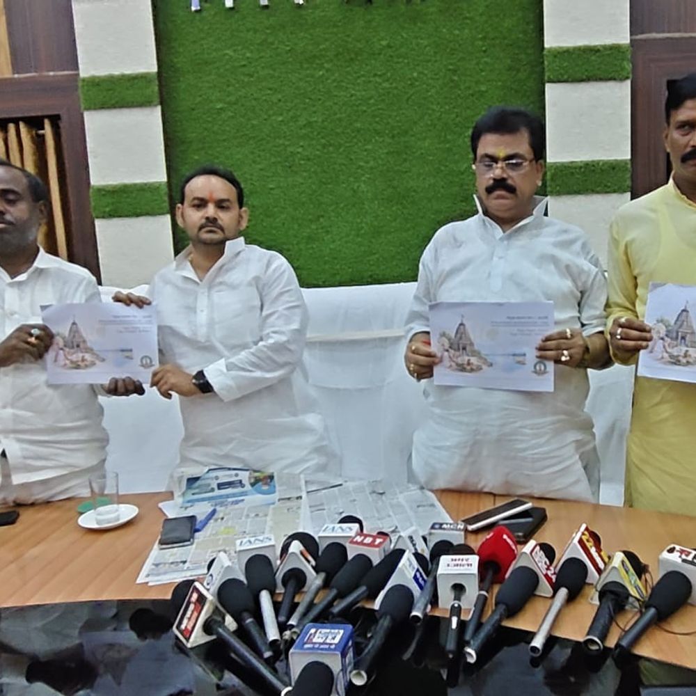 गयाजी में 4 करोड़ से सड़क-नाली, घाटों की व्यवस्था दुरुस्त:गयाजी में पितृपक्ष की तैयारी तेज, 5 जोन में साफ-सफाई हो रही