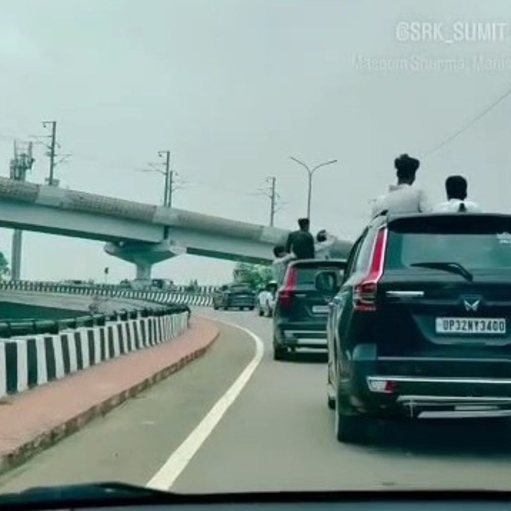 राजधानी में रील बनाने का जानलेवा वीडियो:चलती लग्जरी कार से बाहर निकलकर स्टंट का वीडियो आया सामने