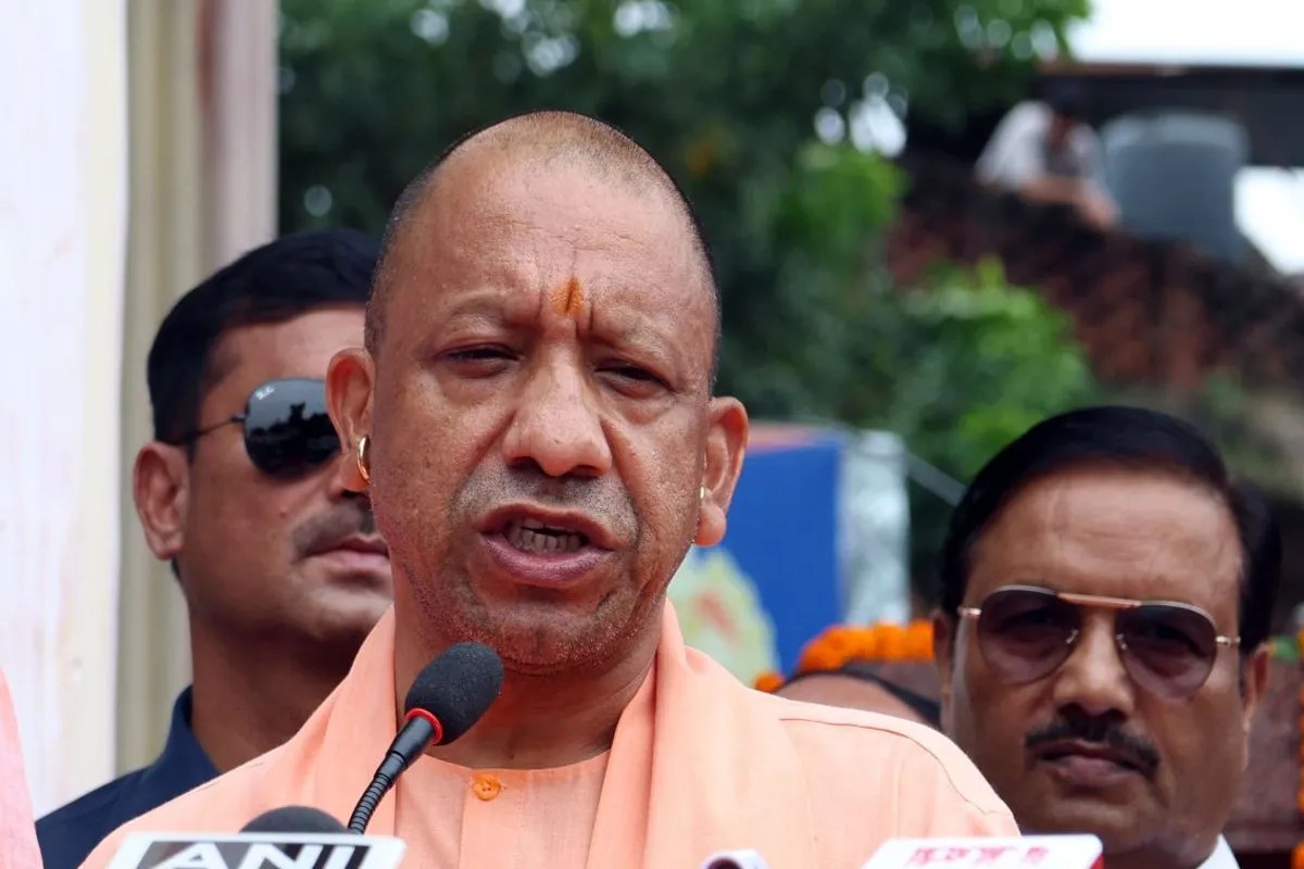 योगी सरकार ने खोला खजाना: 31 हजार पीआरडी जवानों समेत कर्मियों के परिवारों को 5 लाख का हेल्थ कवच