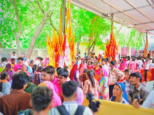 जसोलधाम में दशमी पर उमड़ा आस्था का सैलाब:पचपदरा से 2700 श्रद्धालु पहुंचे, तीन चरणों में कराए दर्शन; CCTV और जिग-जैग कतारों से व्यवस्था संभाली