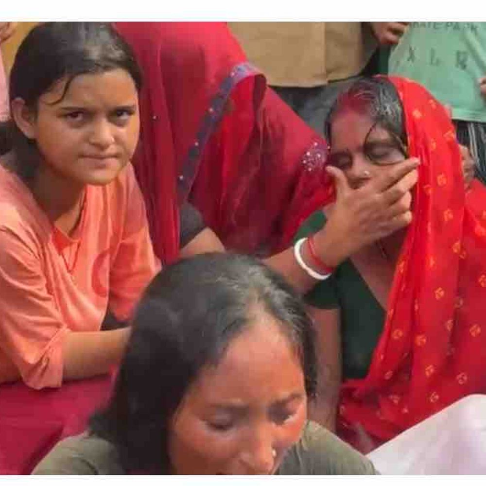 रेसिंग बाइक ने बाइक में मारी टक्कर,PDS दुकानदार की मौत:सरकारी काम से जा रहे थे अनुमंडल कार्यालय, रास्ते में तोड़ा दम