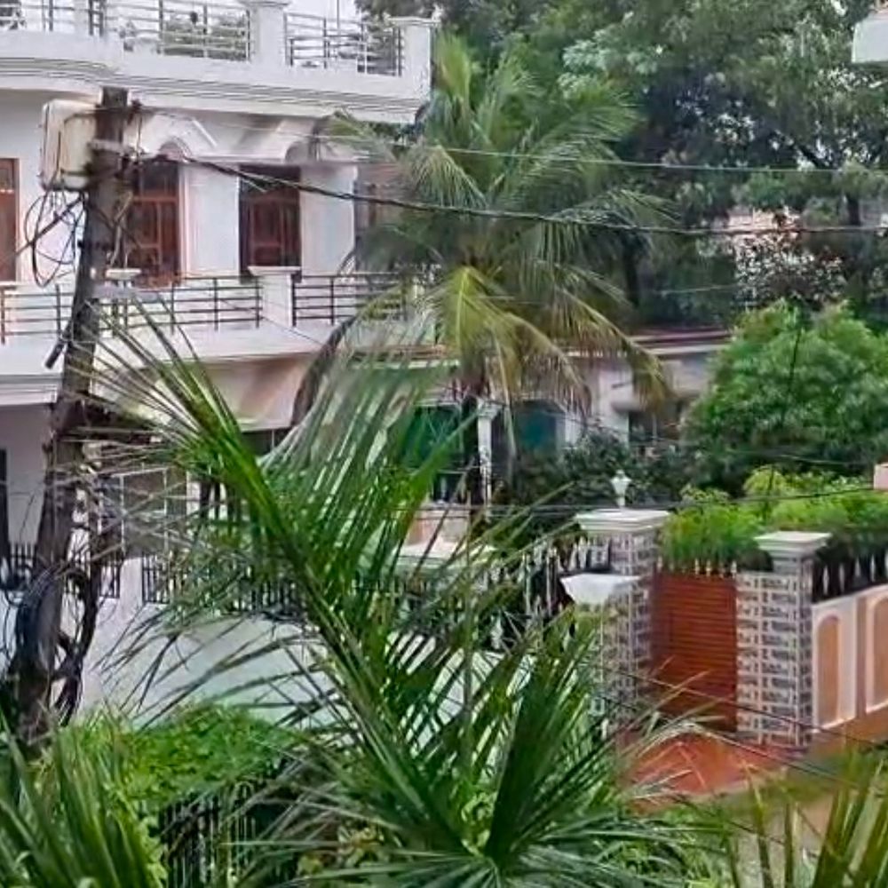 प्रतापगढ़ में भारी बारिश और चक्रवात की चेतावनी:आज कक्षा 1 से 12 तक के सभी स्कूल बंद, शिक्षक रहेंगे उपस्थित