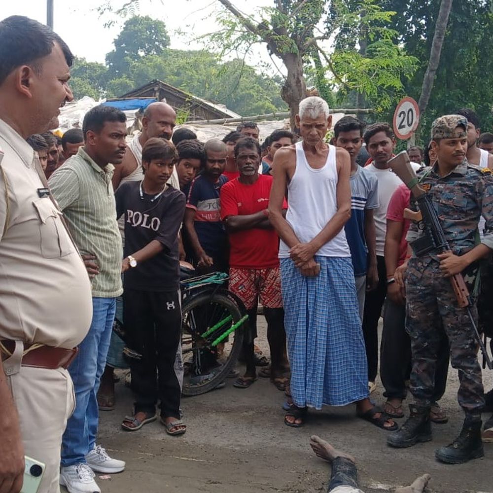 विश्वकर्मा पूजा का सामान खरीदने जा रहे मजदूर की मौत:सहमौरा के पास बेकाबू बाइक पोल से टकराई; मौके पर ही गई जान