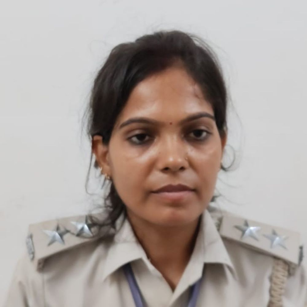 पुलिस और ग्रामीणों में मारपीट, महिला SI समेत 2 घायल:शराब की सूचना पर पहुंची थी उत्पाद विभाग की टीम, ब्रेथ टेस्ट को लेकर विवाद