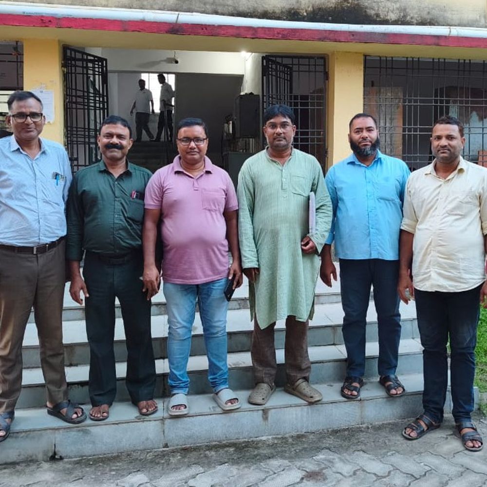 किशनगंज में मिड-डे मील का फंड रुका:शिक्षक संघ ने DM को सौंपा मेमोरैंडम, 1 अक्टूबर से MDM बंद करने की चेतावनी