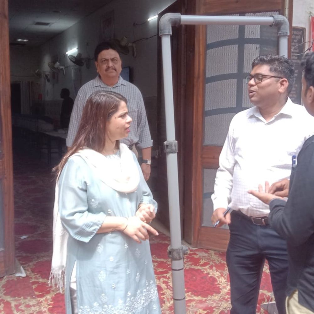 बिजनौर डीएम ने ईवीएम-वीवीपीएटी जांच के काम का निरीक्षण किया:आगामी विधानसभा चुनाव से पहले निर्देश, SOP पालन पर जोर
