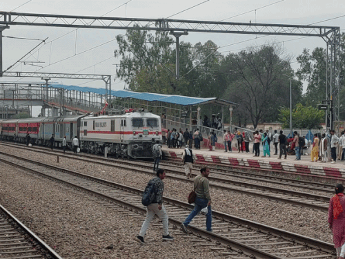 देवपुरा-सवाई माधोपुर स्टेशन रूट पर RCC बॉक्स लॉन्चिंग कार्य:7 पैसेंजर ट्रेनों का दौसा-बांदीकुई रूट से होगा संचालन; कई ट्रेन प्रभावित होंगी
