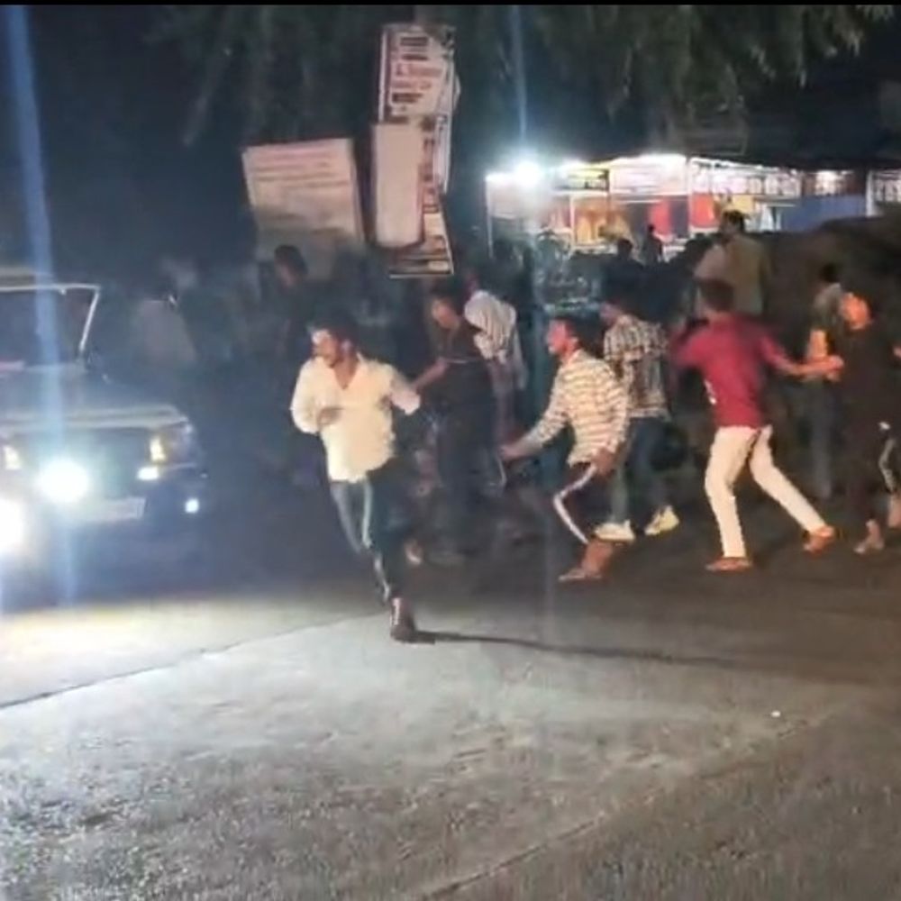 200 गायों को गौशाला ले जाने पर विवाद:सुदवास से शिवगढ़ गौशाला ले जा रहे थे गोवंश; परसुखेड़ी के ग्रामीणों ने रोका, मारपीट