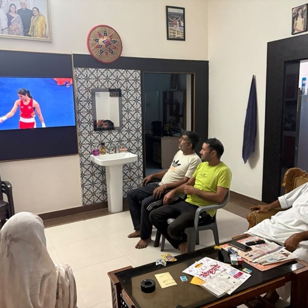 एशियन गेम्स 2026; भिवानी की साक्षी ने पहला मुकाबला जीता:घर पर बैठ परिवार ने टीवी पर देखा, ओलिंपिक ब्रांज मेडलिस्ट को हराया