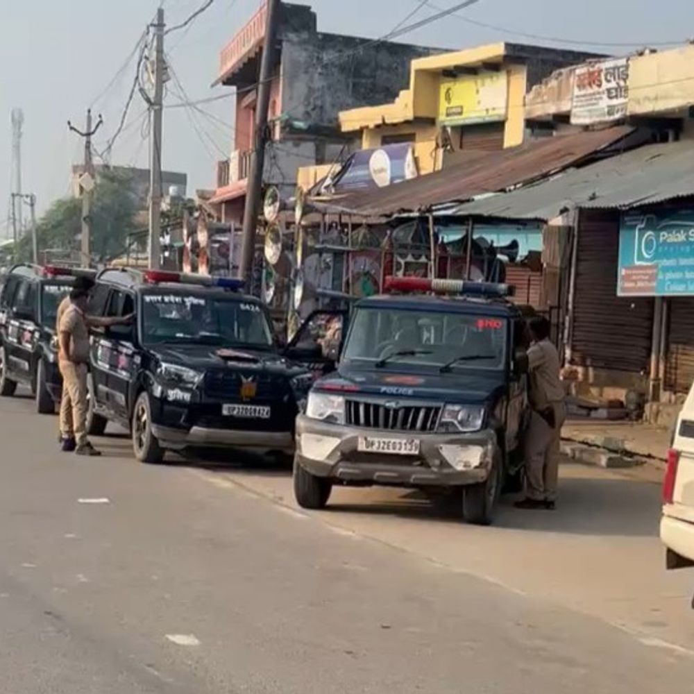 छाता शुगर मिल का धरना कराया खत्म:रात के अंधेरे में पुलिस ने हटाए प्रदर्शनकारी, धरना स्थल पर लगा टेंट भी हटाया