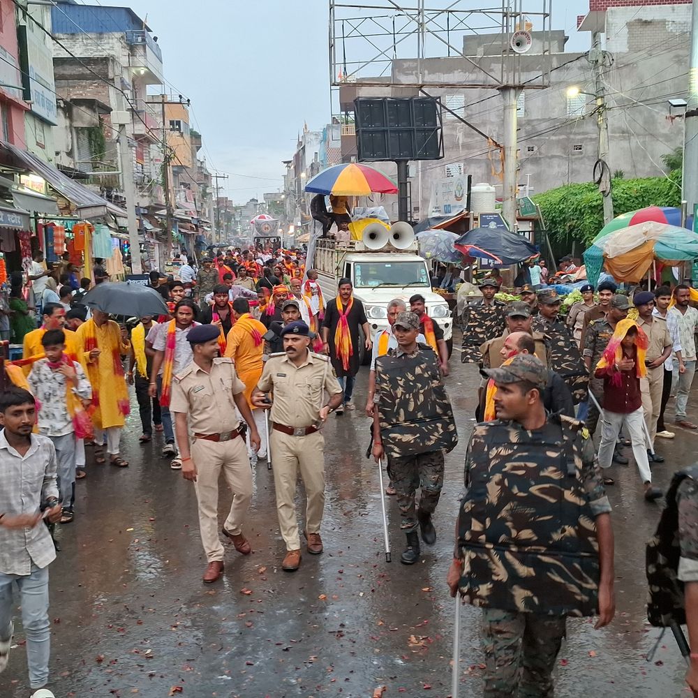 लगातार बारिश के बीच गणेश विसर्जन पर शोभायात्रा निकली:सुपौल शहर भक्ति में डूबा, कोसी नदी में हुआ प्रतिमा का विसर्जन