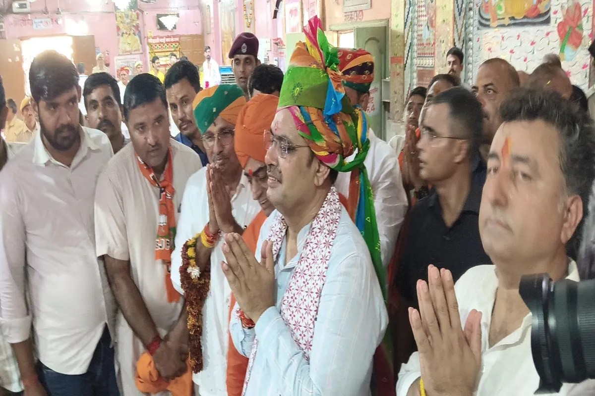 jaisalmer: मुख्यमंत्री भजनलाल शर्मा ने रामदेवरा में बाबा रामदेव की समाधि पर की पूजा-अर्चना