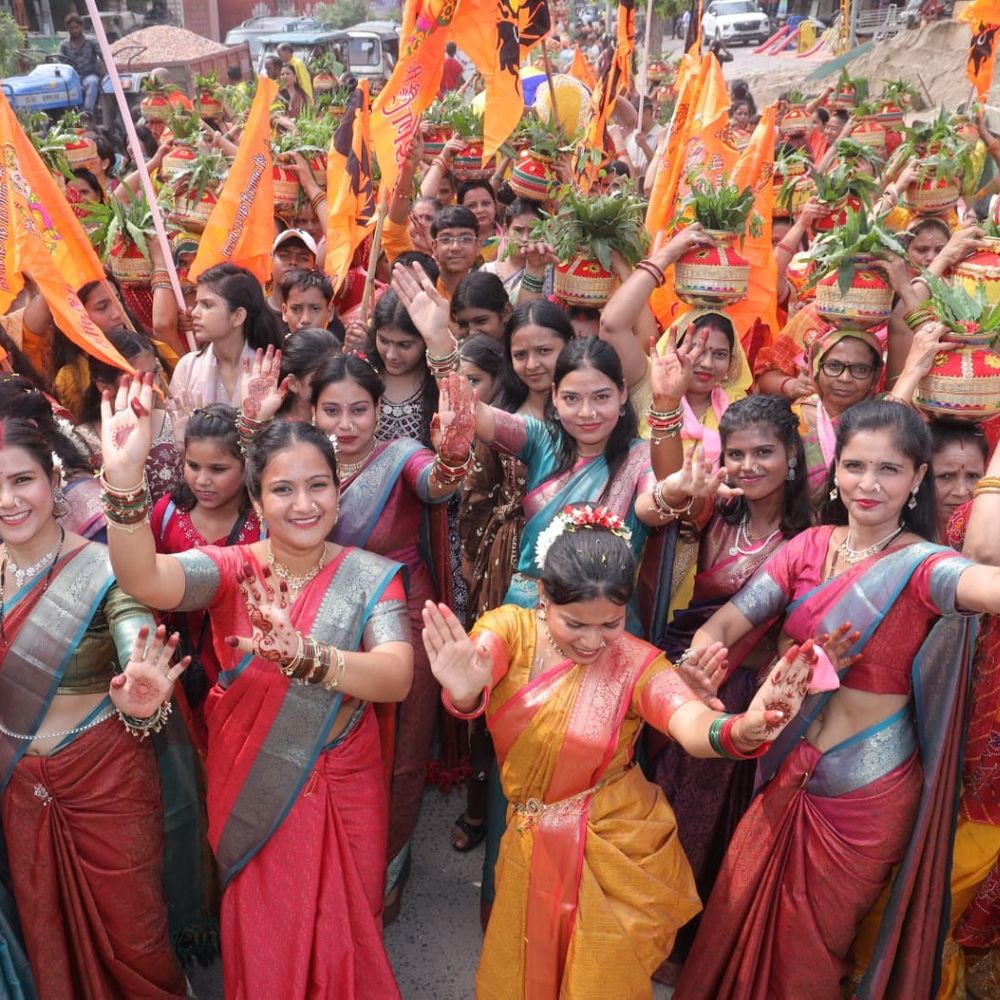 मथुरा में निकला भव्य गणेश महोत्सव:परिंदे फाउंडेशन ने निकाली शोभायात्रा, वैदिक मंत्रोच्चार संग हुई प्रतिमा स्थापना