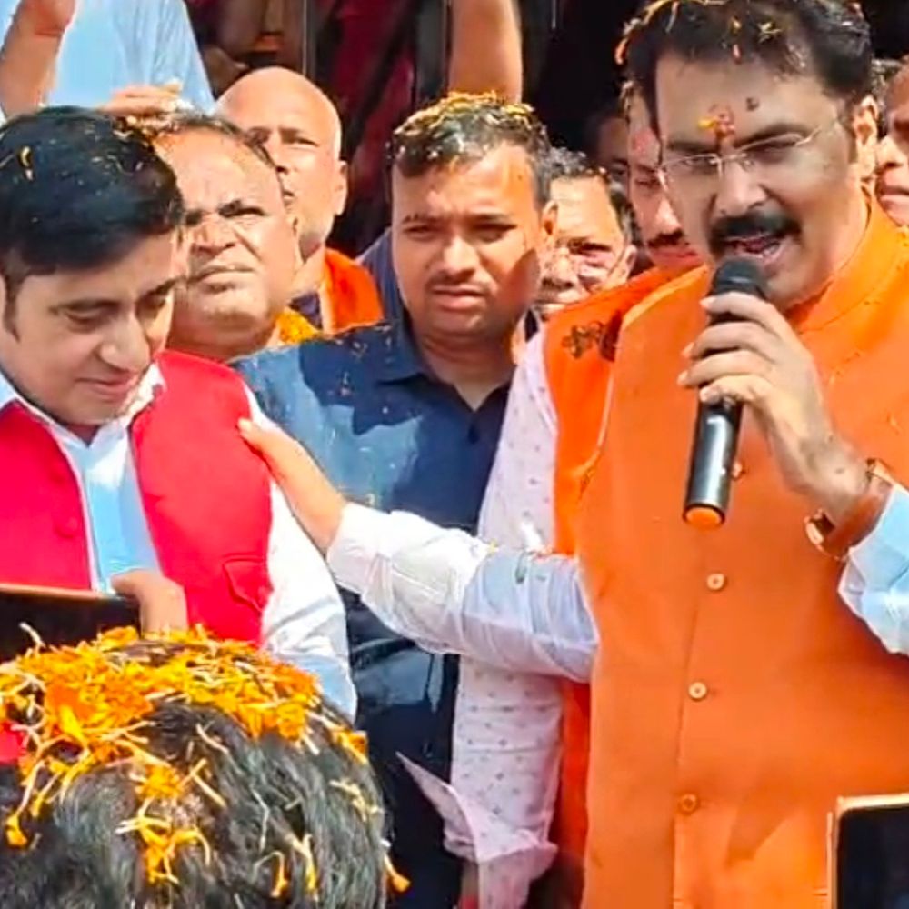 बांका पहुंचे भाजपा प्रदेश अध्यक्ष संजय सरावगी:कार्यकर्ताओं ने JCB से की पुष्पवर्षा; बूथ स्तर पर संगठन मजबूत करने पर जोर