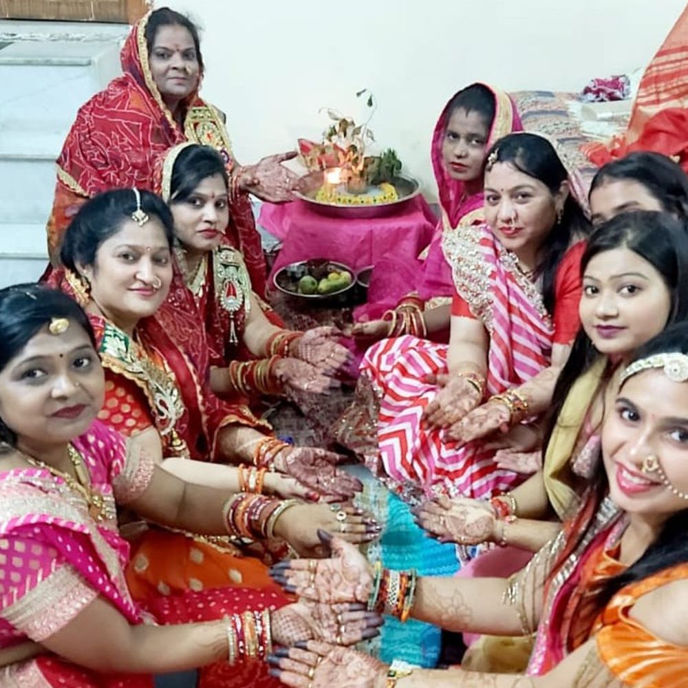 लखनऊ में मारवाड़ी, माहेश्वरी और अग्रवाल समाज ने मनाई तीज:पति की लंबी उम्र और परिवार की सुख-समृद्धि के लिए रखा निर्जला व्रत