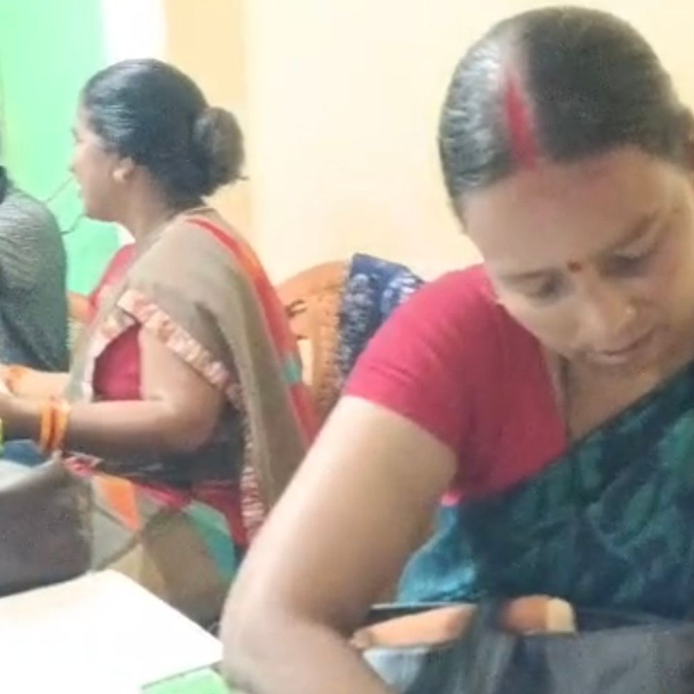 सुपौल के ICDS दफ्तर में लाइव रिश्वत वसूली:सेविका बोली- THR के नाम पर हर केंद्र से प्रतिमाह ₹2600 डिमांड, अब वीडियो डिलीट करने का दवाब