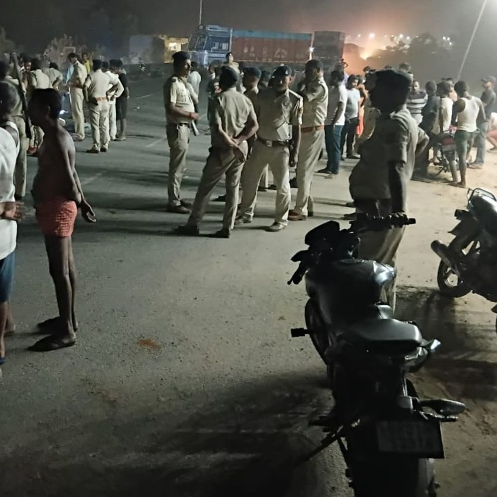 बिहटा में ट्रक ने युवती को कुचला, मौत:भाई के साथ बाइक से जा रही थी; गुस्साए लोगों ने घंटों रखा सड़क जाम