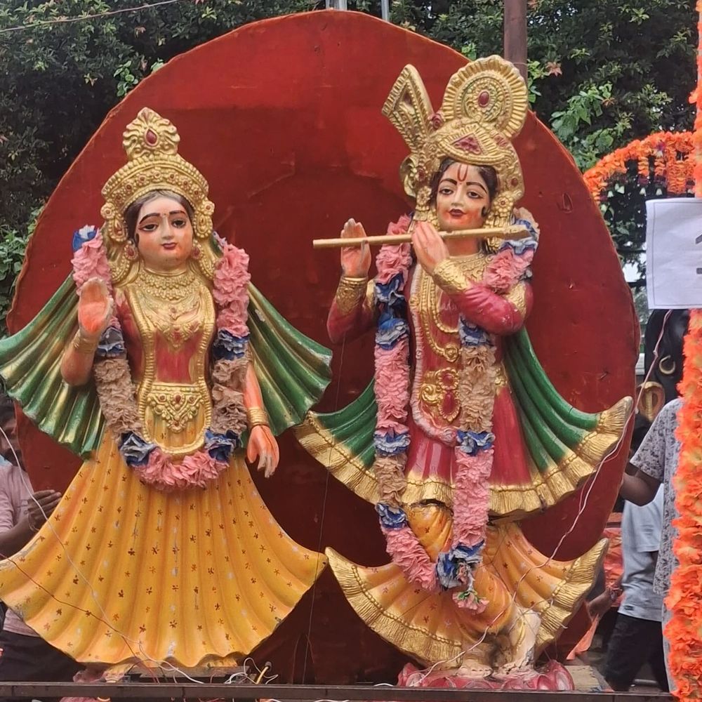 चंदौसी में निकली श्रीकृष्ण जन्माष्टमी की भव्य शोभायात्रा:49 झांकियों और 8 अखाड़ों ने बढ़ाई शोभा, 5 घंटे तक शहर में गूंजे भक्ति गीत