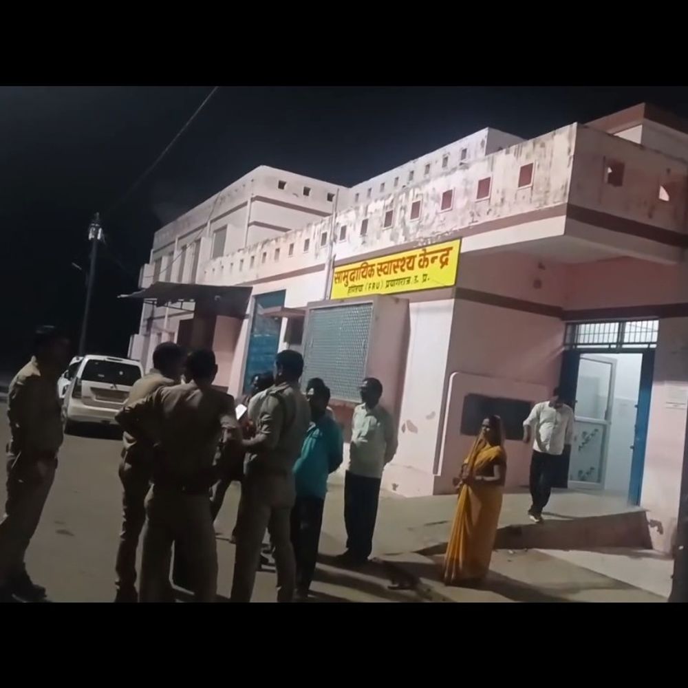 प्रयागराज में खड़े ट्रक से टकराकर बाइक सवार की मौत:जीटी रोड पर हादसे में एक अन्य घायल, सीएचसी में इलाज जारी