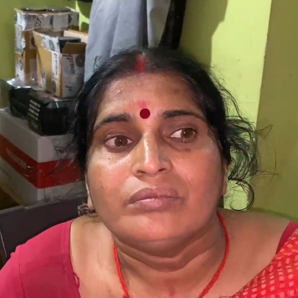 गिरिडीह में पुलिसकर्मी बनकर आए ठगों ने महिला को ठगा:चार आरोपियों ने सिहोडीह में लूट का डर दिखाकर महिला से जेवर ठगे और हुए फरार