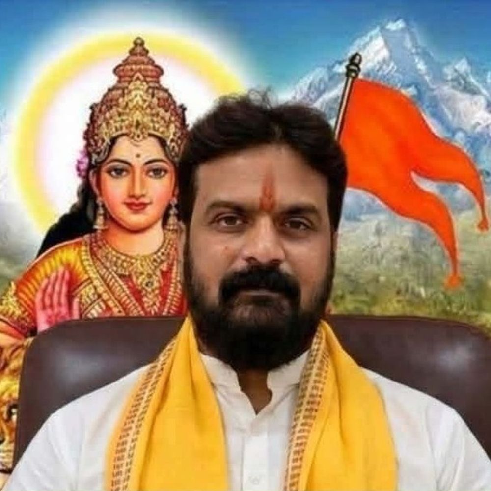 हाजीपुर में भाजपा नेता के घर पर ताबड़तोड़ फायरिंग:10 खोखे बरामद; बाइक सवार दो बदमाशों ने चलाई गोलियां