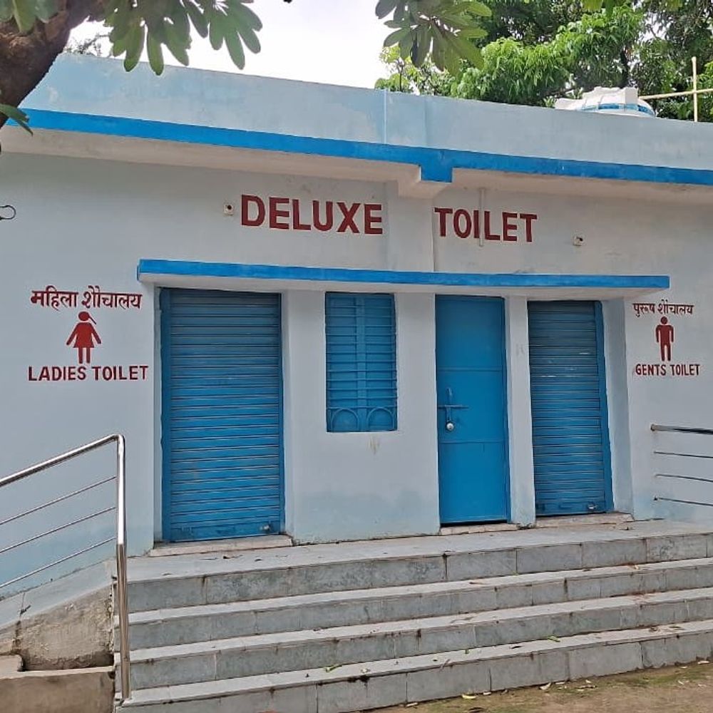 गांधी मैदान में डीलक्स शौचालय बनकर तैयार:आम लोगों के लिए चालू नहीं, आने-जाने वाले महिलाओं-बुजुर्गों को होती है अधिक परेशानी
