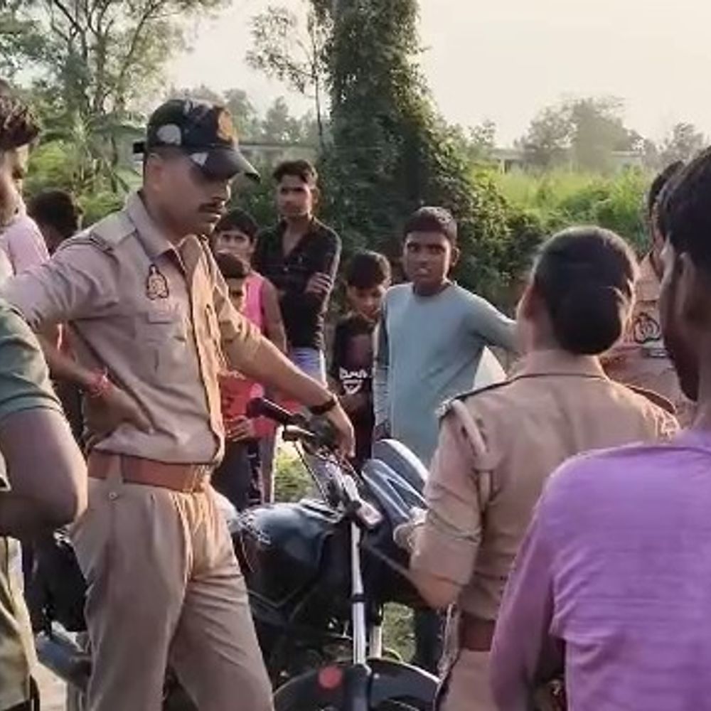 सीतापुर में तालाब में मिला युवती का शव:खेत जाने के बाद नहीं लौटी थी घर, पैर फिसलने से डूबने की आशंका
