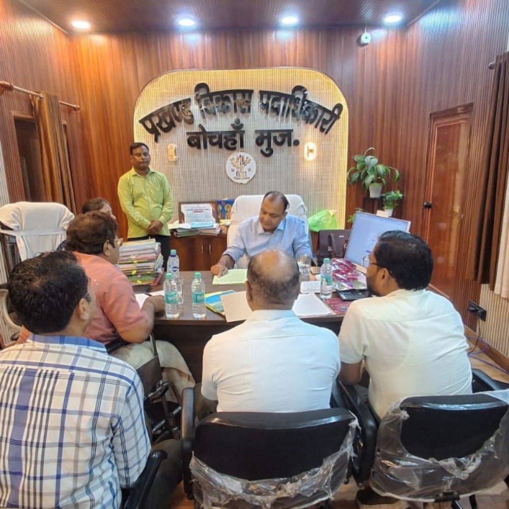 बोचहां में पंचायत सरकार भवन निर्माण में मिली गड़बड़ी:रिकॉर्ड, फंड और कैश बुक की हुई गहन जांच, टीम ने 24 घंटे में मांगी रिपोर्ट