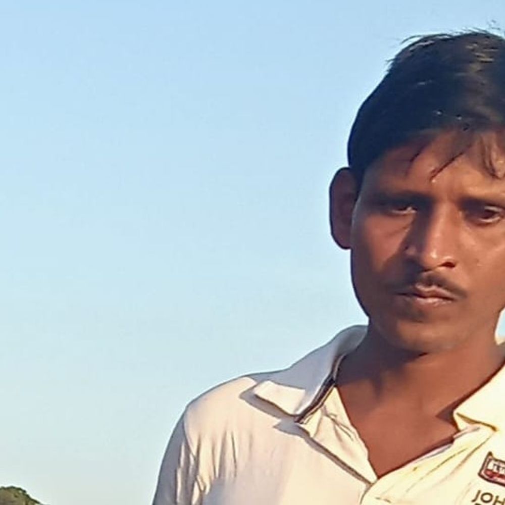 पाकुड़ के मंटू पाल की कर्नाटक में हत्या:गांव लाया गया शव, परिजनों ने बेरहमी से हत्या का आरोप लगाया; जल्द गिरफ्तारी की मांग