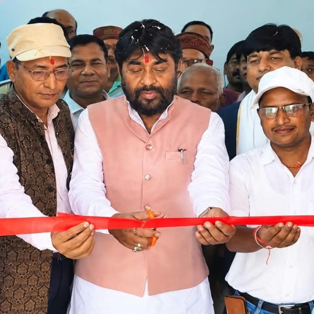 छात्राओं की सुविधा के लिए गर्ल्स कॉमन रूम शुरू:नवादा में एमएलसी ने शिक्षकों को सम्मानित किया, छात्राओं की सुविधा बढ़ाने पर जोर