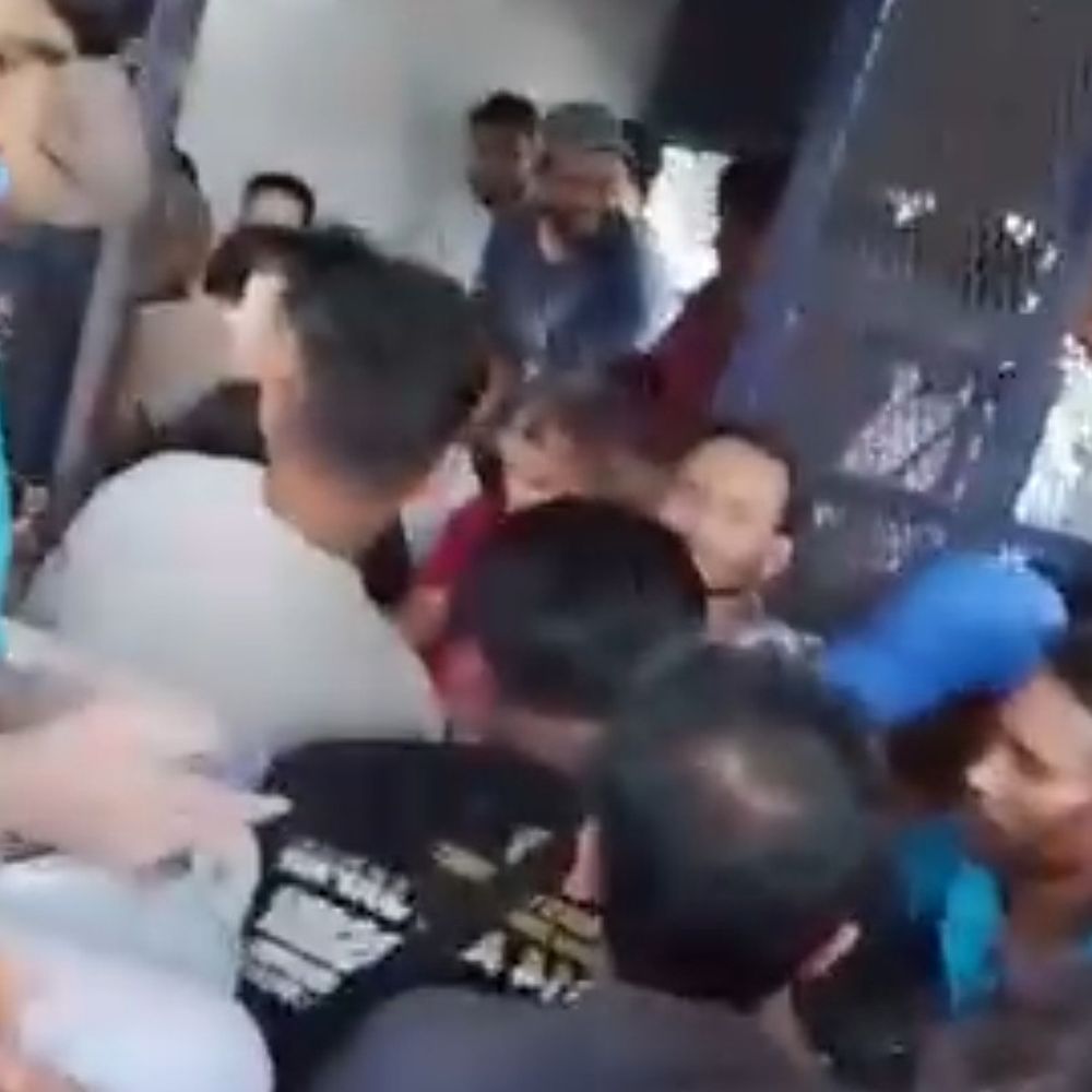 मलेशिया में किशनगंज के 40 युवकों की गिरफ्तारी:मुजाहिद आलम ने AIMIM नेता नाहिद गनी पर धोखाधड़ी का आरोप लगाया, इमिग्रेशन विभाग ने की कार्रवाई