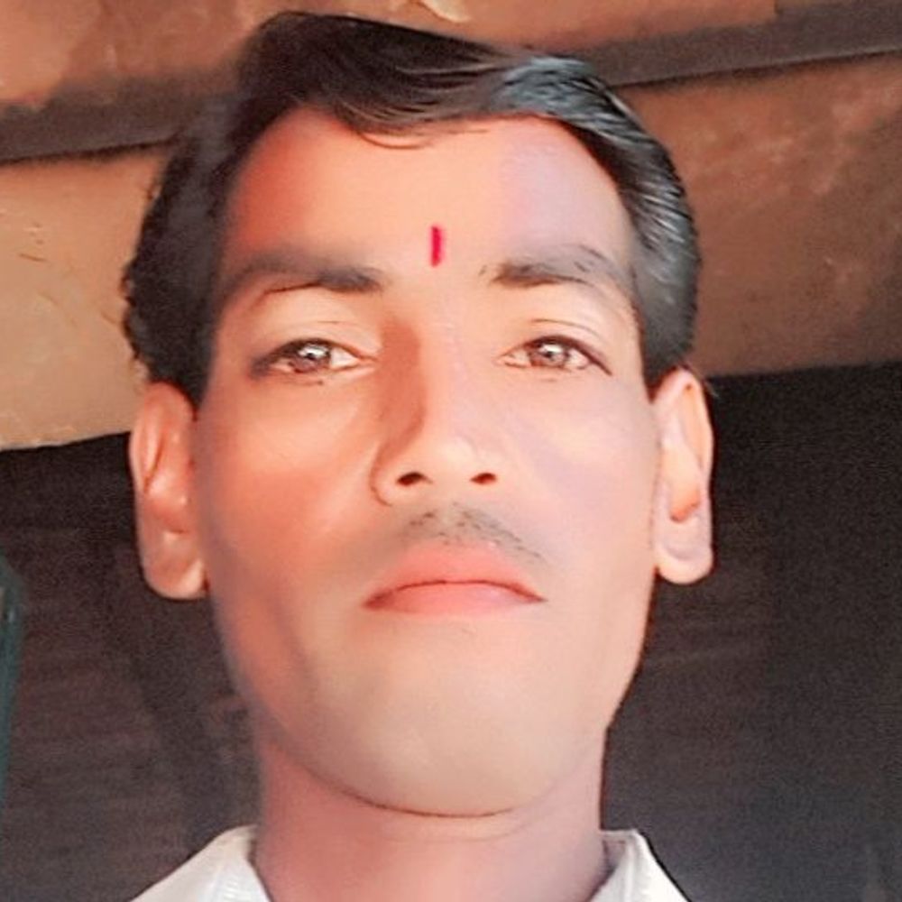 ललितपुर में बाइक एक्सीडेंट में घायल युवक की मौत:तीन बहनों का इकलौता भाई था, तीन छोटे बच्चे; परिवार में मातम