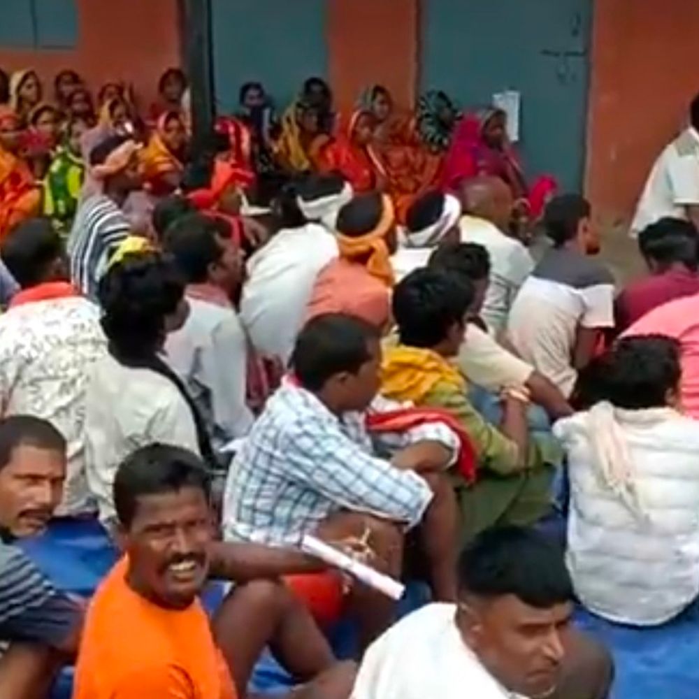 खगड़िया में सफाई कर्मियों की अनिश्चितकालीन हड़ताल:न्यूनतम मजदूरी और PF-ESI की मांग,कहा-‘ठेका प्रथा खत्म हो’; कैंडल मार्च
