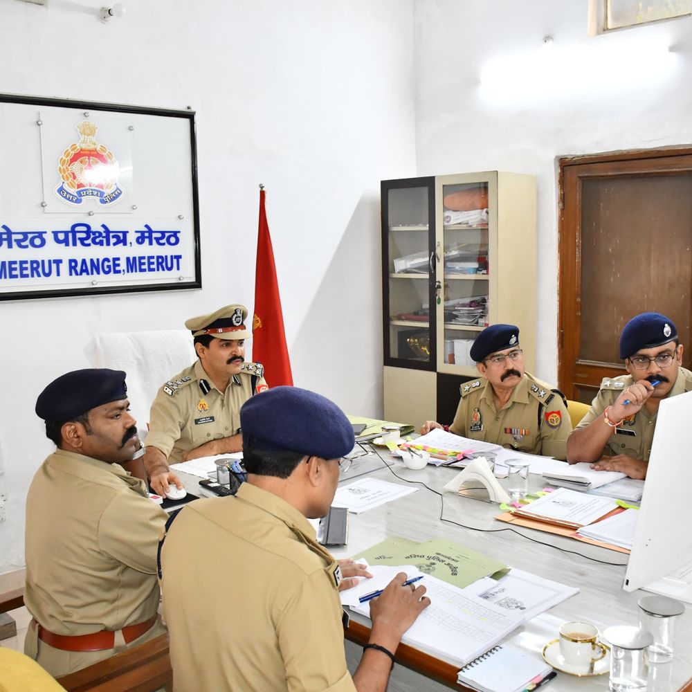 हापुड़ में 12 जगहों पर 13 गणेश प्रतिमाएं स्थापित होंगी:4 संवेदनशील जगहें पहचानीं, 12 प्रतिमाओं का जिले में होगा विसर्जन; 15 शोभायात्राएं भी निकलेंगी