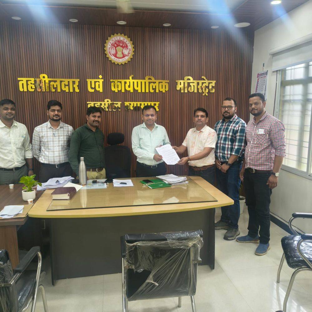 सीहोर में रास्ता जांचने पहुंचे पटवारी से अभद्रता:दस्तावेज छीनने की कोशिश, संघ ने कार्रवाई मांगी