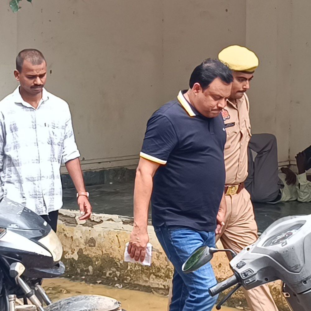 फर्जीवाड़े के आरोप में पूर्व सपा नेता इस्तियाक को जेल:मुंबई से गिरफ्तार किया, कोर्ट ने 14 दिन की न्यायिक हिरासत में भेजा